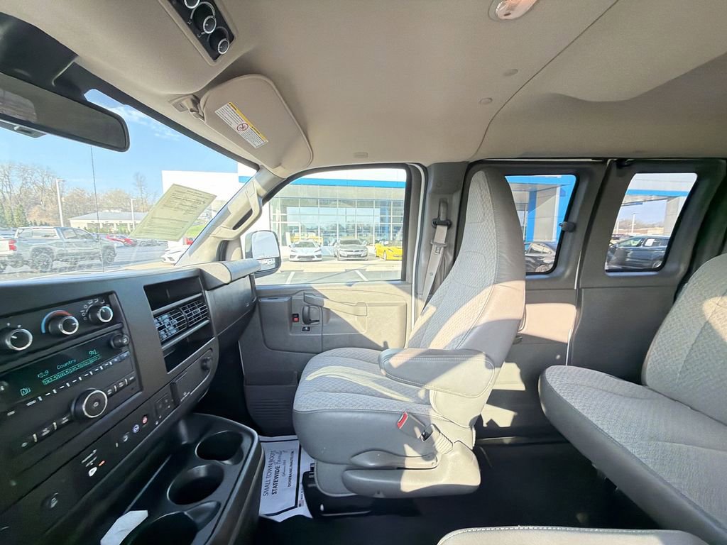 Used 2019 Chevrolet Express 3500 LT w/ LT Preferred Equipment Group image 11