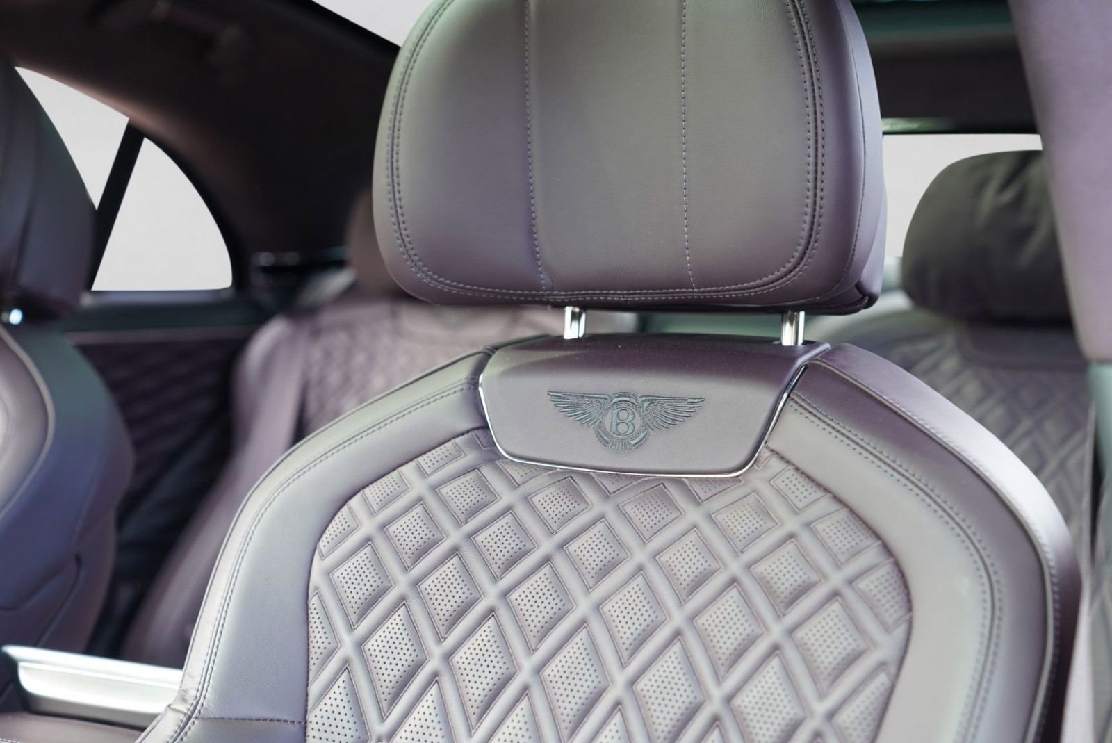 Used 2023 Bentley Flying Spur S V8 AWD/4WD image 22