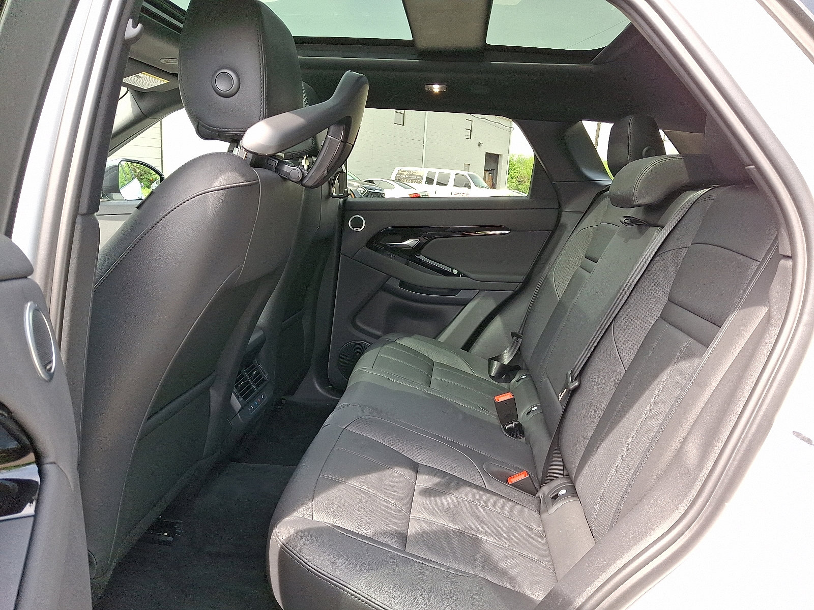 Used 2025 Land Rover Range Rover Evoque S AWD/4WD image 5