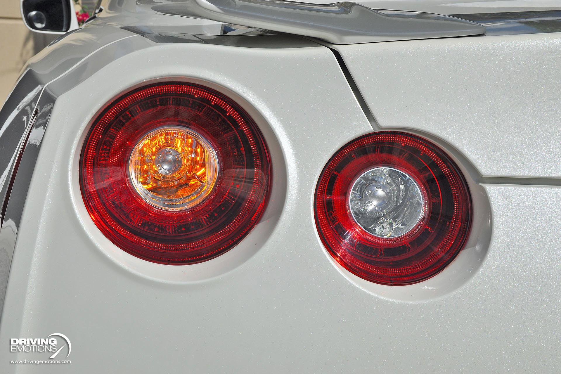 Used 2019 Nissan GT-R Premium image 26