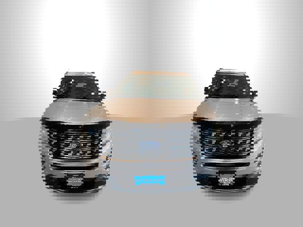 Used 2016 Ford Explorer XLT image 3