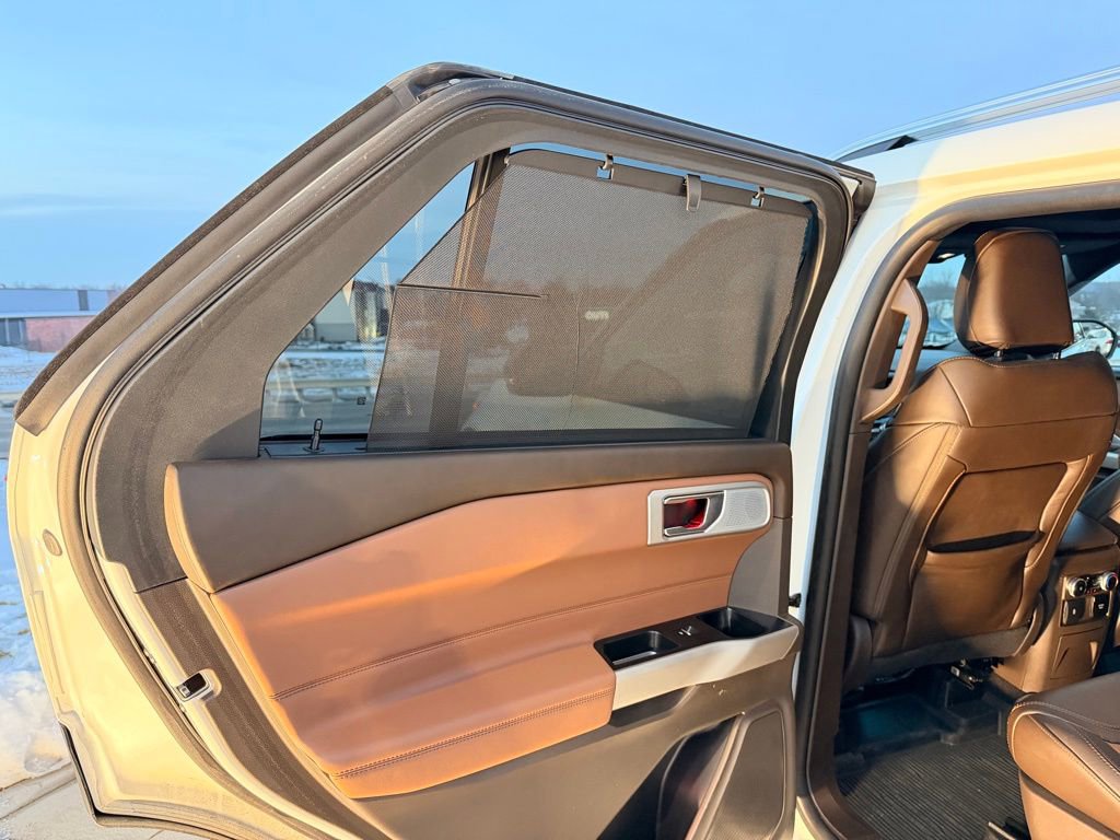 Used 2023 Ford Explorer King Ranch w/ Technology Package image 32