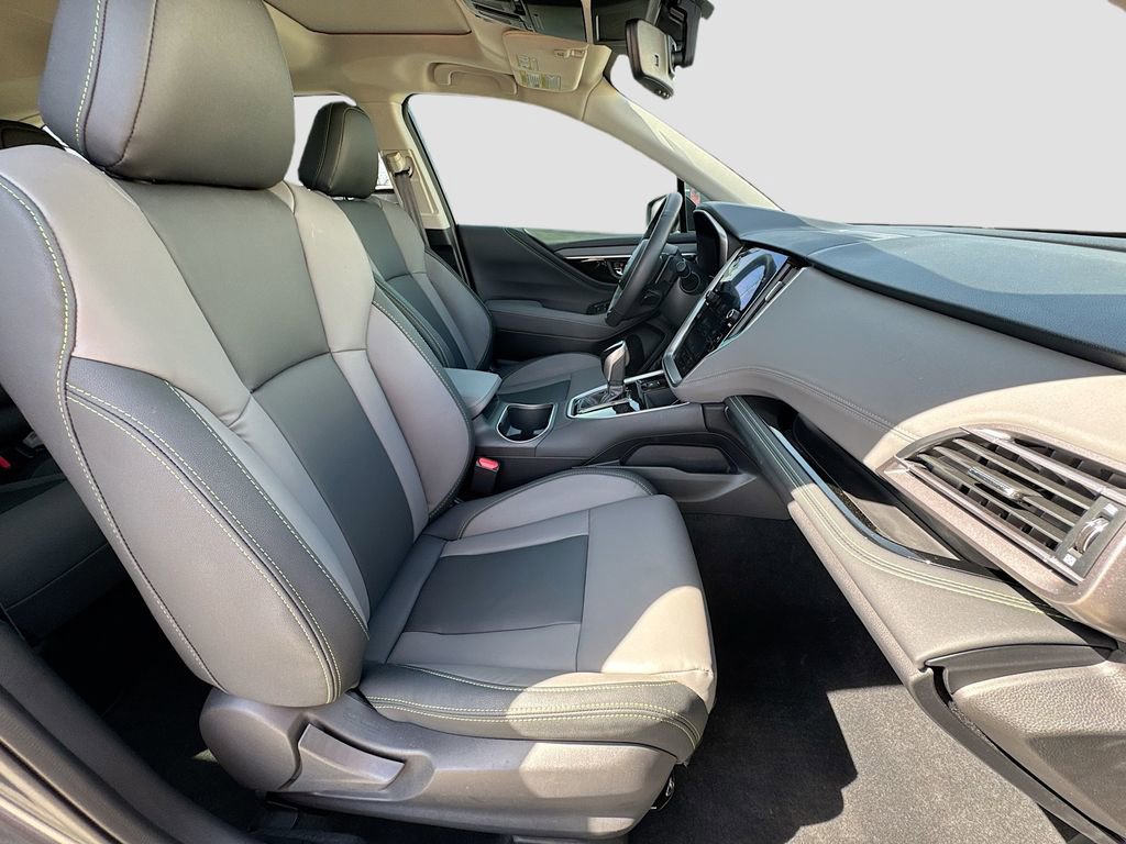 Certified 2025 Subaru Outback Onyx Edition image 40