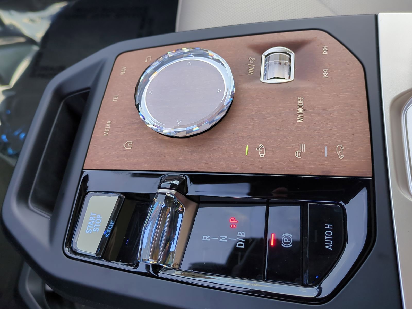 Certified 2023 BMW iX xDrive50 w/ Premium Package image 26