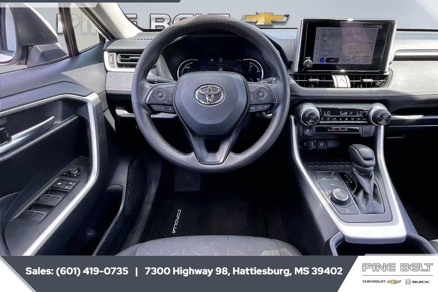 Used 2025 Toyota RAV4 XLE AWD/4WD image 5