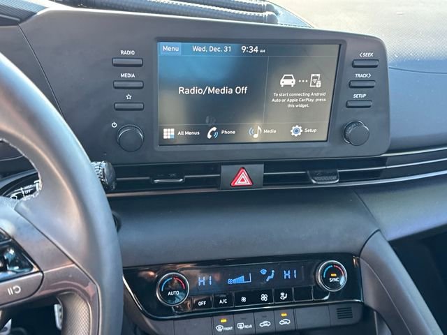 Used 2025 Hyundai Elantra Sport image 23