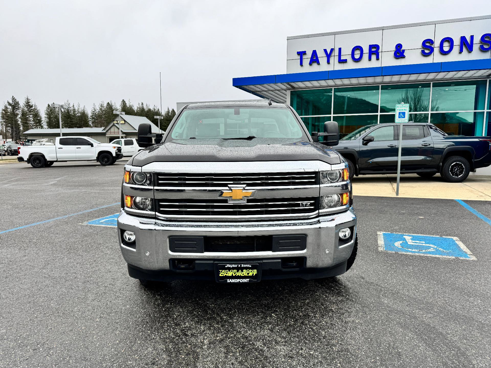 Used 2015 Chevrolet Silverado 2500 LTZ w/ LTZ Plus Package image 2