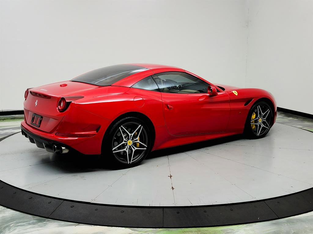 Used 2016 Ferrari California T image 5