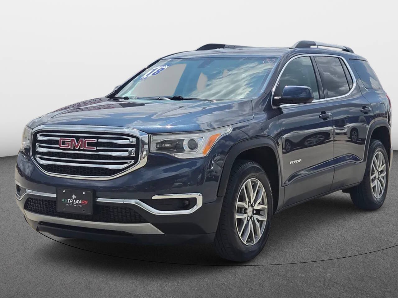 Used 2018 GMC Acadia SLE FWD image 1