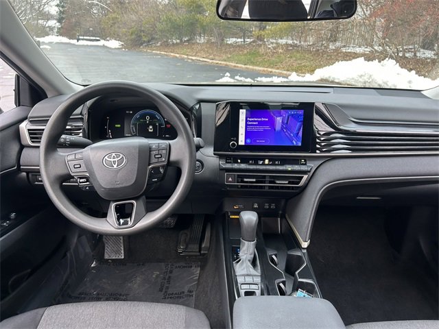 Used 2025 Toyota Camry LE image 10