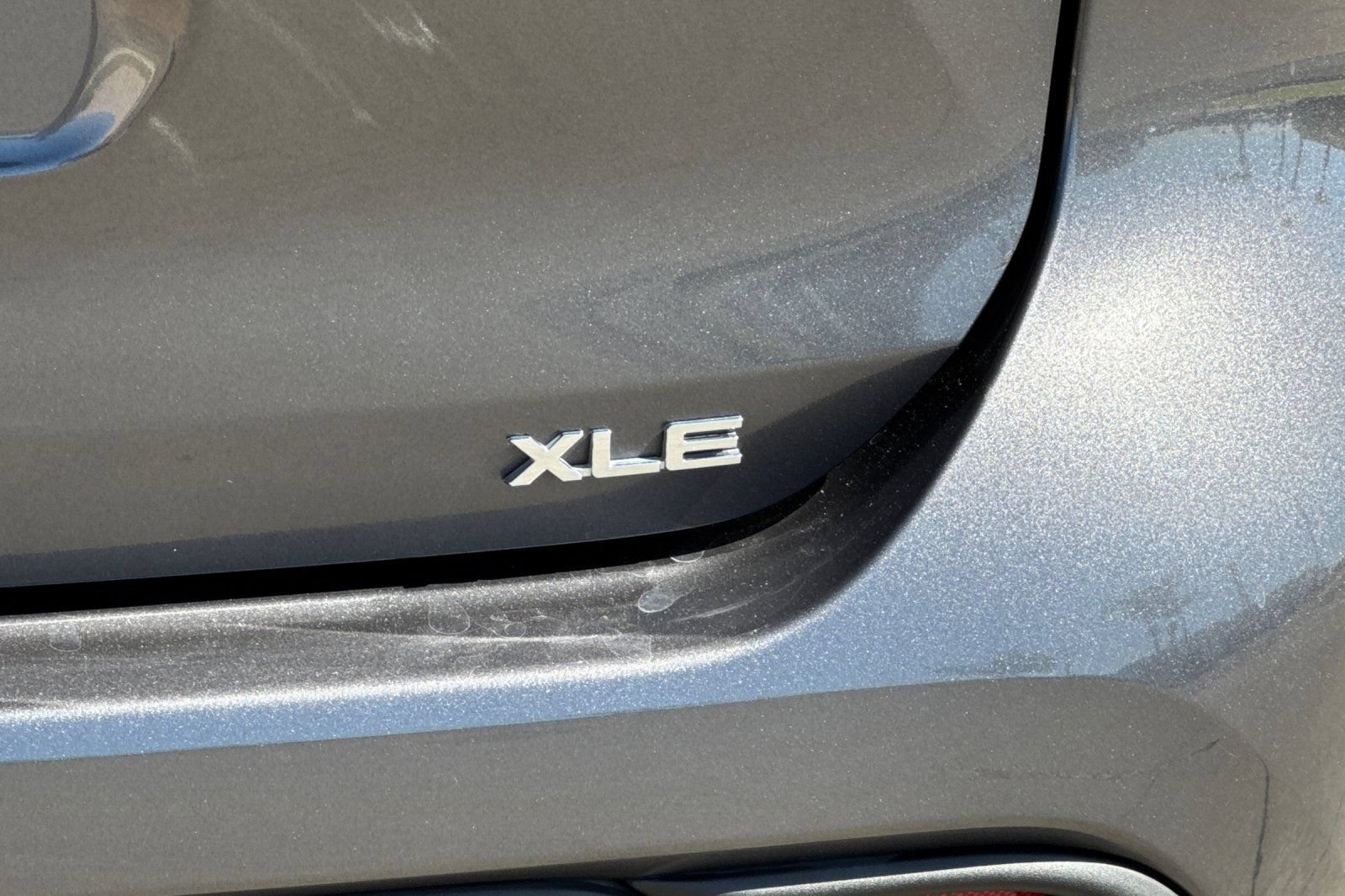 Used 2024 Toyota Highlander XLE AWD/4WD image 32
