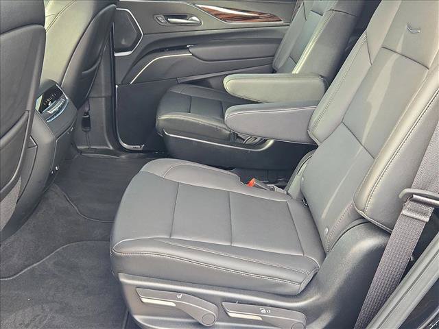 Used 2024 Cadillac Escalade Luxury RWD image 19