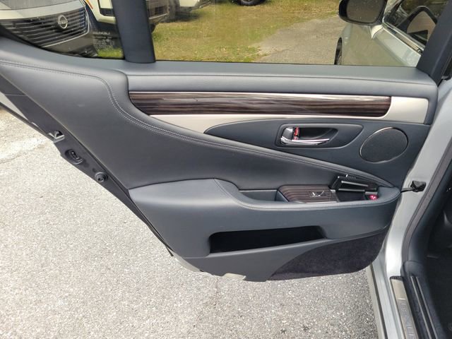 Used 2015 Lexus LS 460 w/ Comfort Package RWD image 28