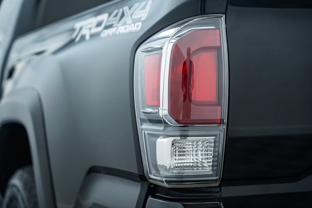 Used 2020 Toyota Tacoma TRD Off-Road w/ Technology Package AWD/4WD image 8