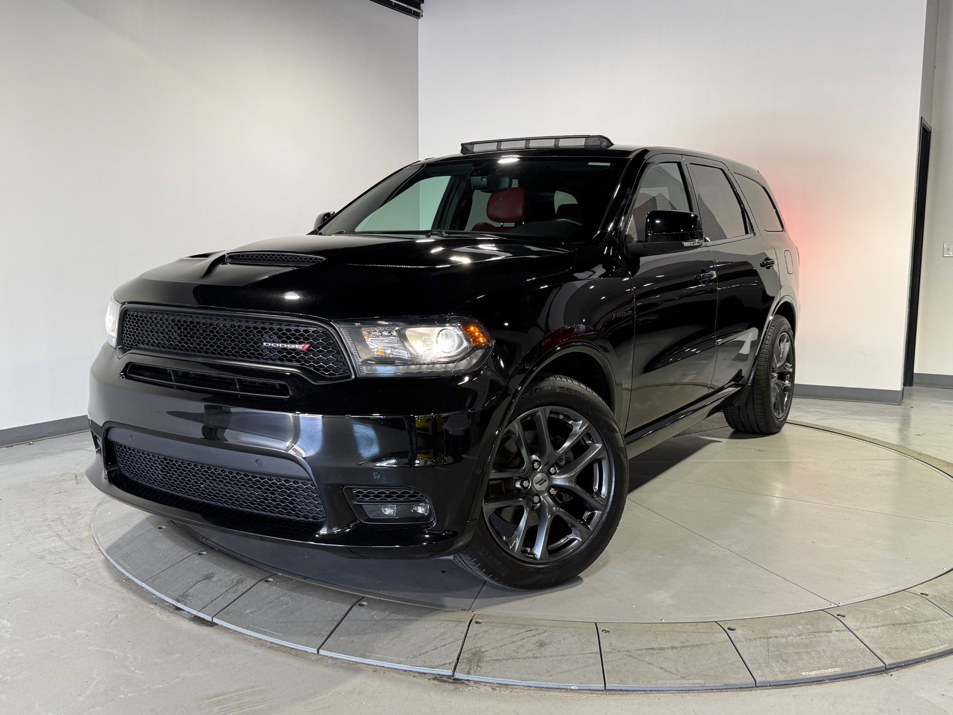 Used 2020 Dodge Durango R/T w/ Blacktop Package AWD/4WD image 1