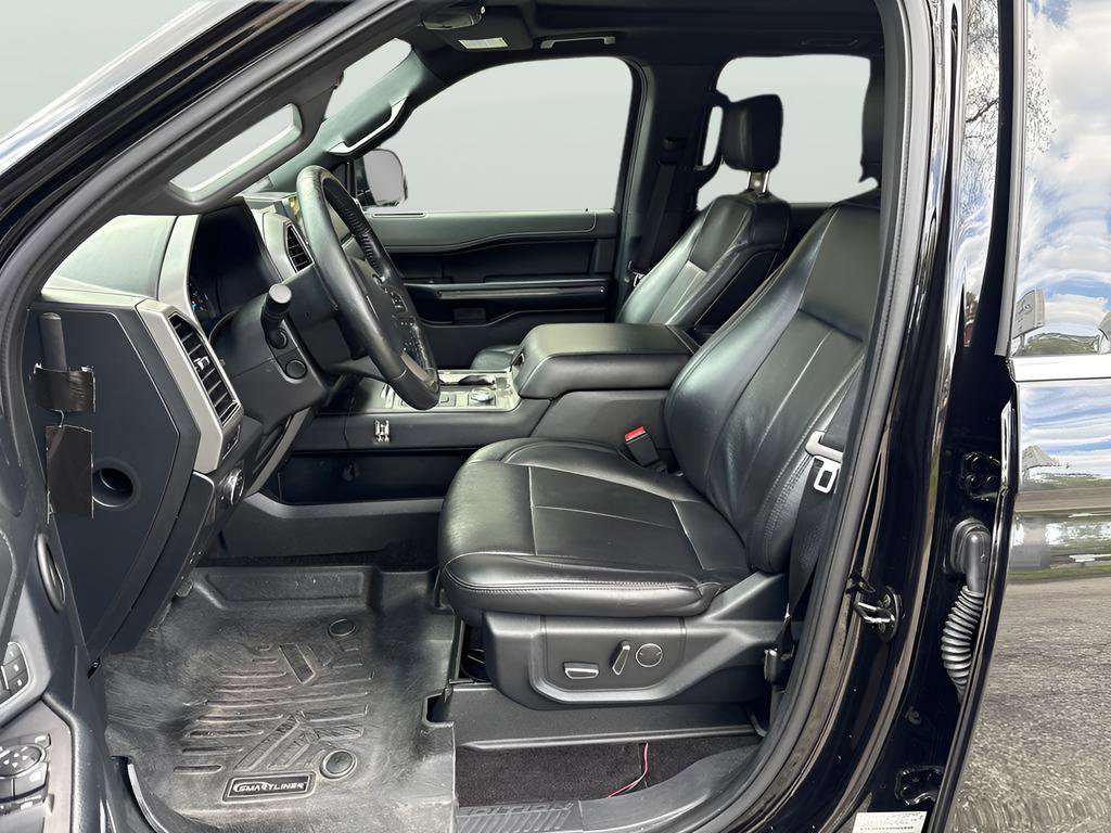 Used 2019 Ford Expedition Max XLT w/ Equipment Group 202A AWD/4WD image 17