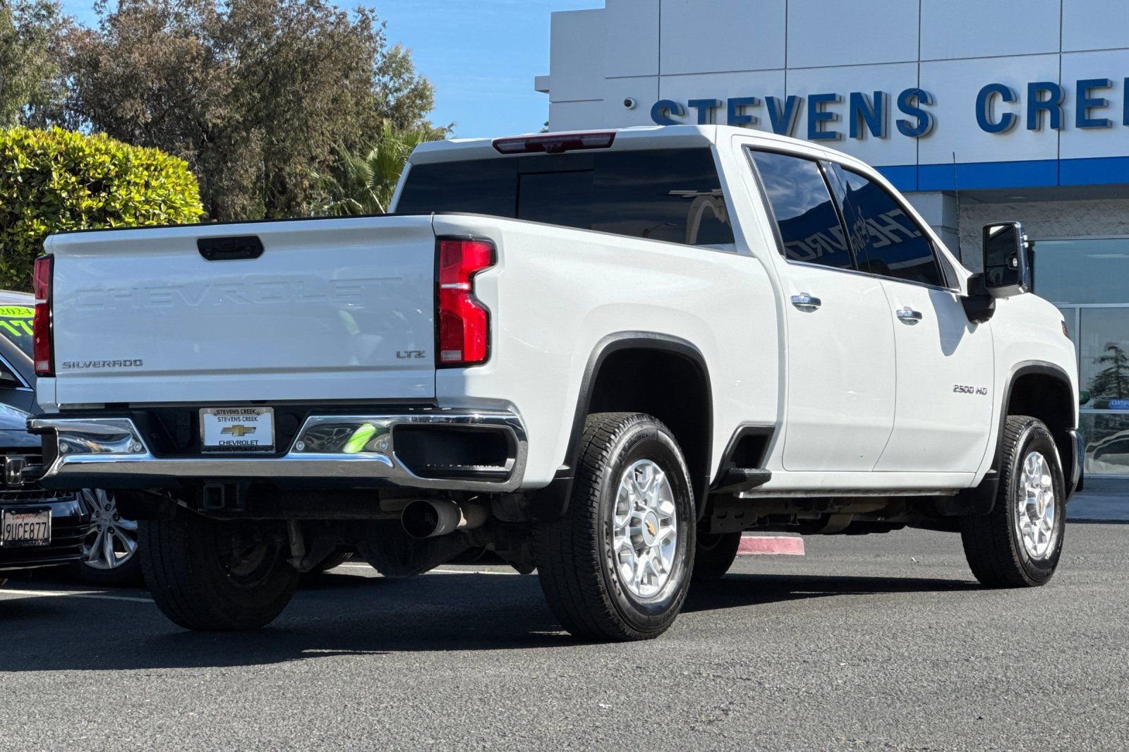 Used 2025 Chevrolet Silverado 2500 LTZ w/ LTZ Premium Package image 5