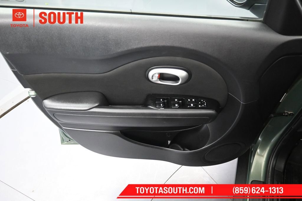 Used 2014 Kia Soul FWD image 20