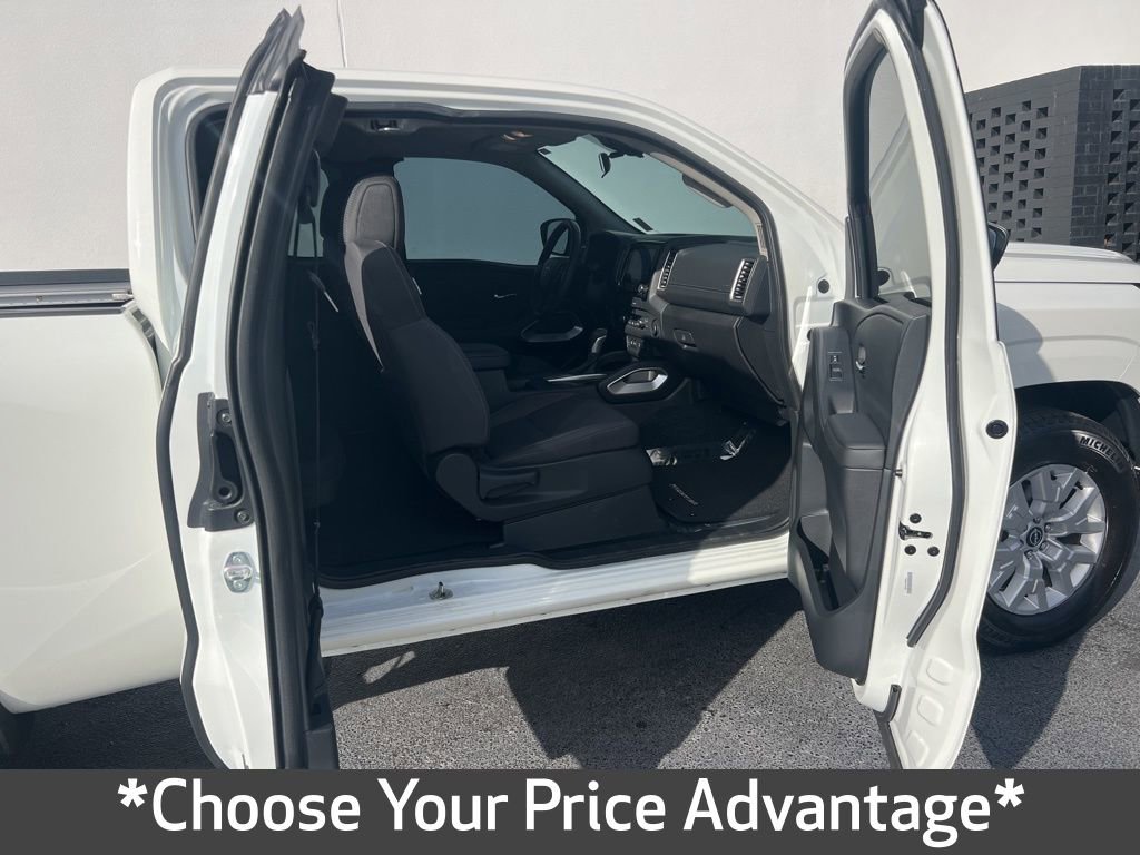 Used 2024 Nissan Frontier SV w/ SV Convenience Package image 17