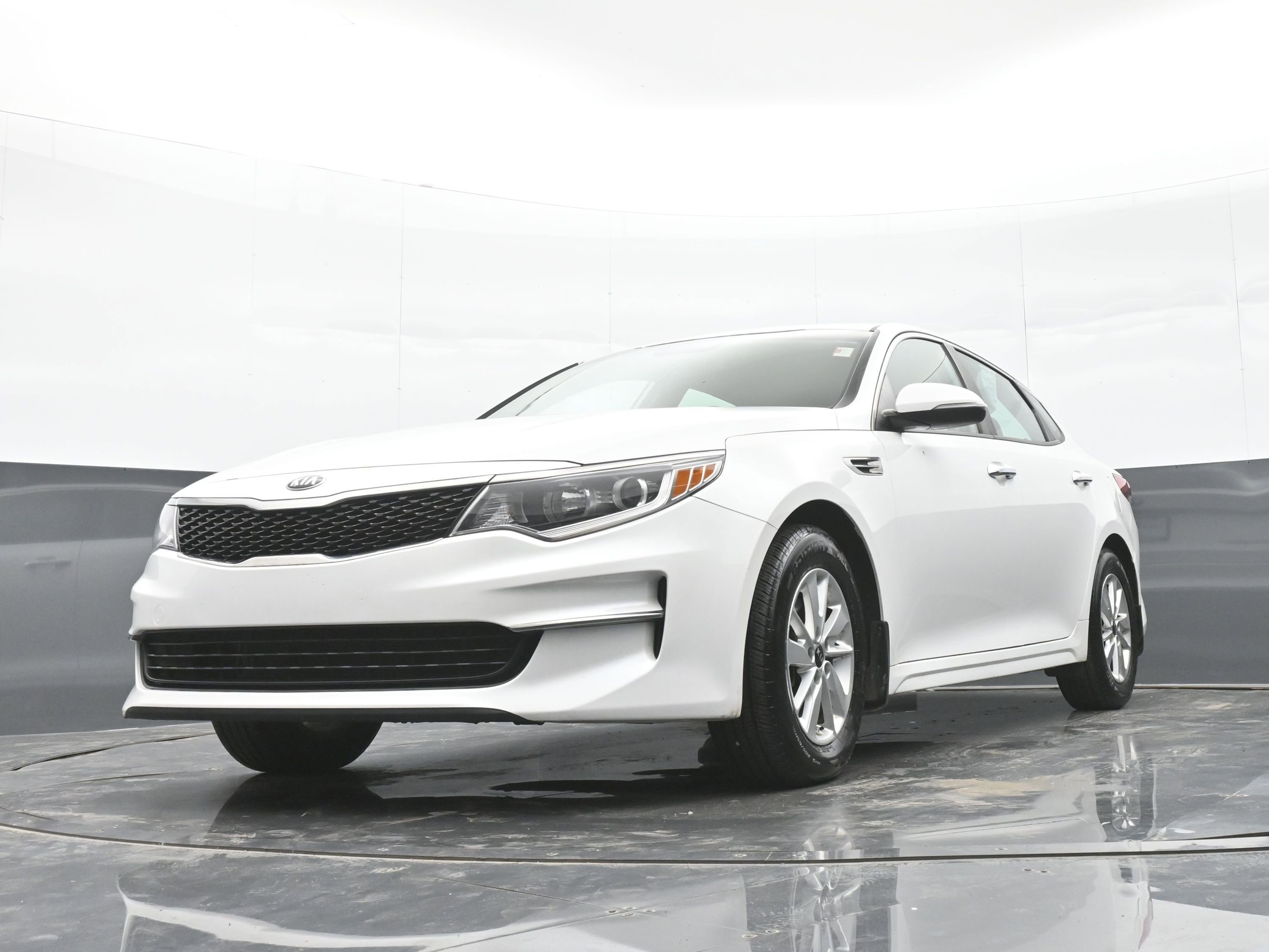 Used 2016 Kia Optima LX FWD image 39