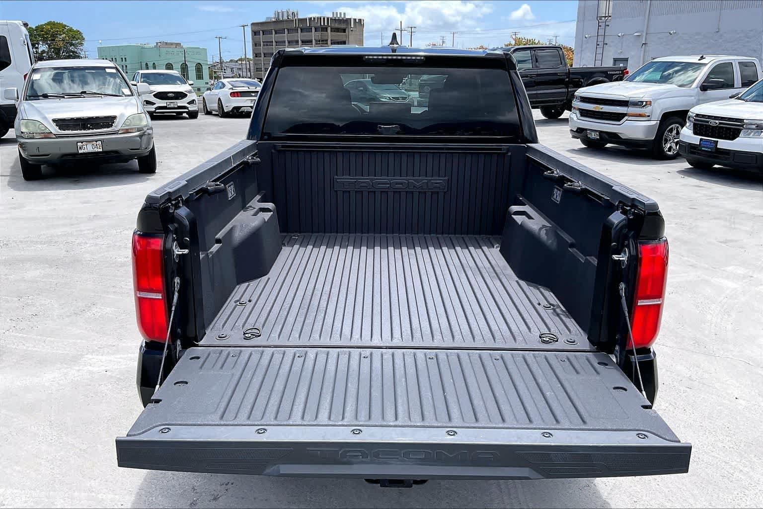 Used 2024 Toyota Tacoma TRD Off-Road AWD/4WD image 18