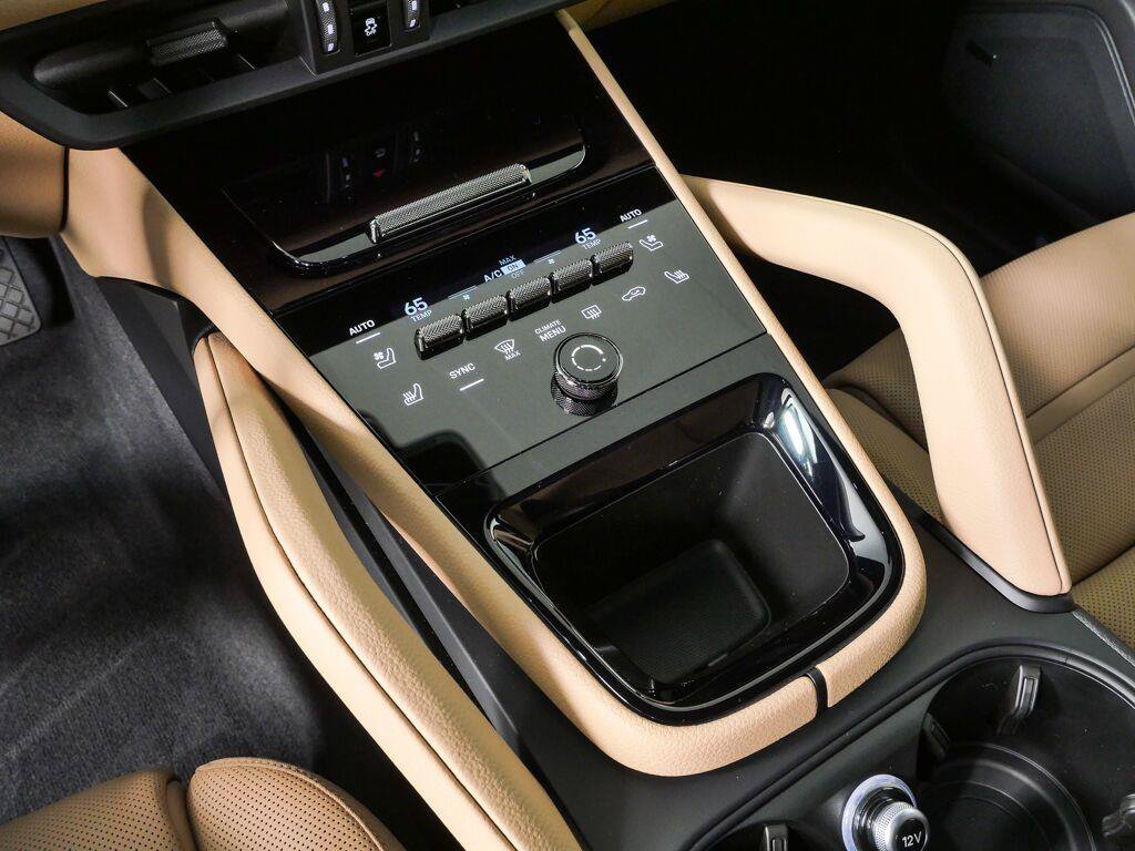 New 2026 Porsche Cayenne Coupe AWD/4WD image 19