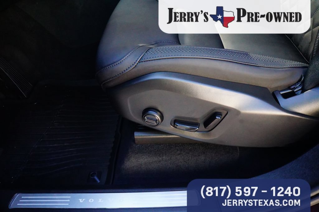 Used 2025 Volvo XC90 B6 Core w/ Protection Package Premier AWD/4WD image 16