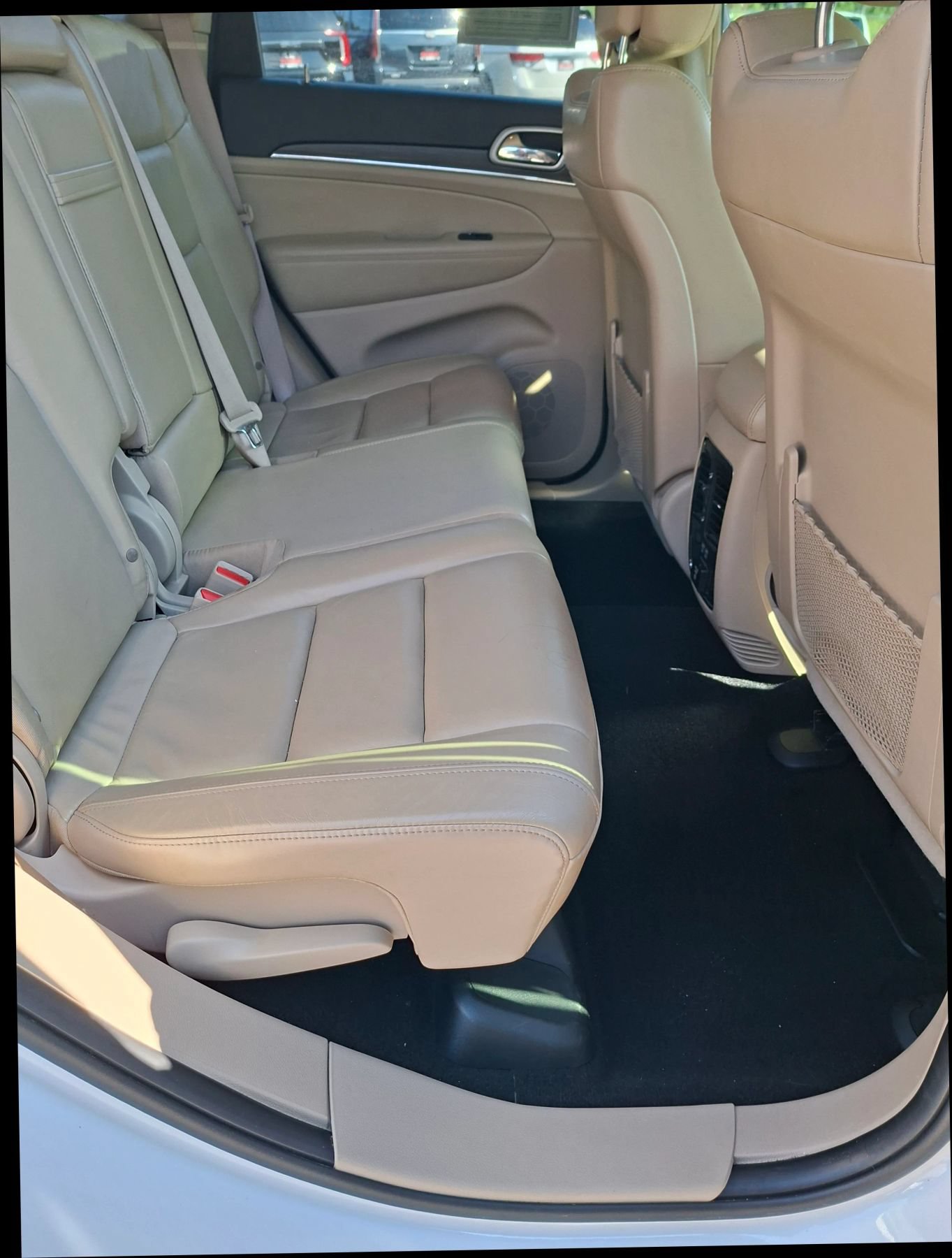 Used 2020 Jeep Grand Cherokee Limited AWD/4WD image 9