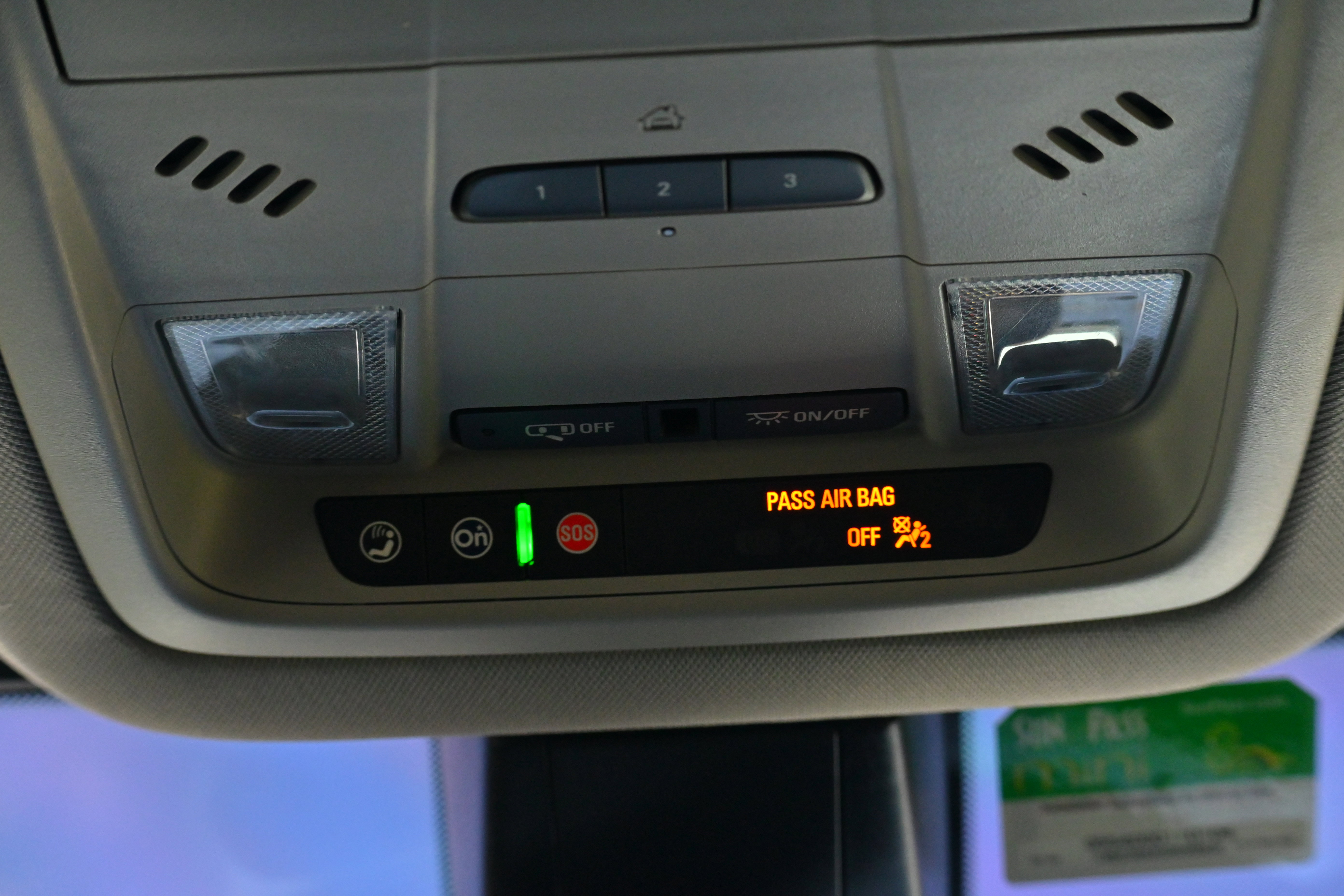 Used 2022 GMC Acadia SLT w/ Technology Package image 12