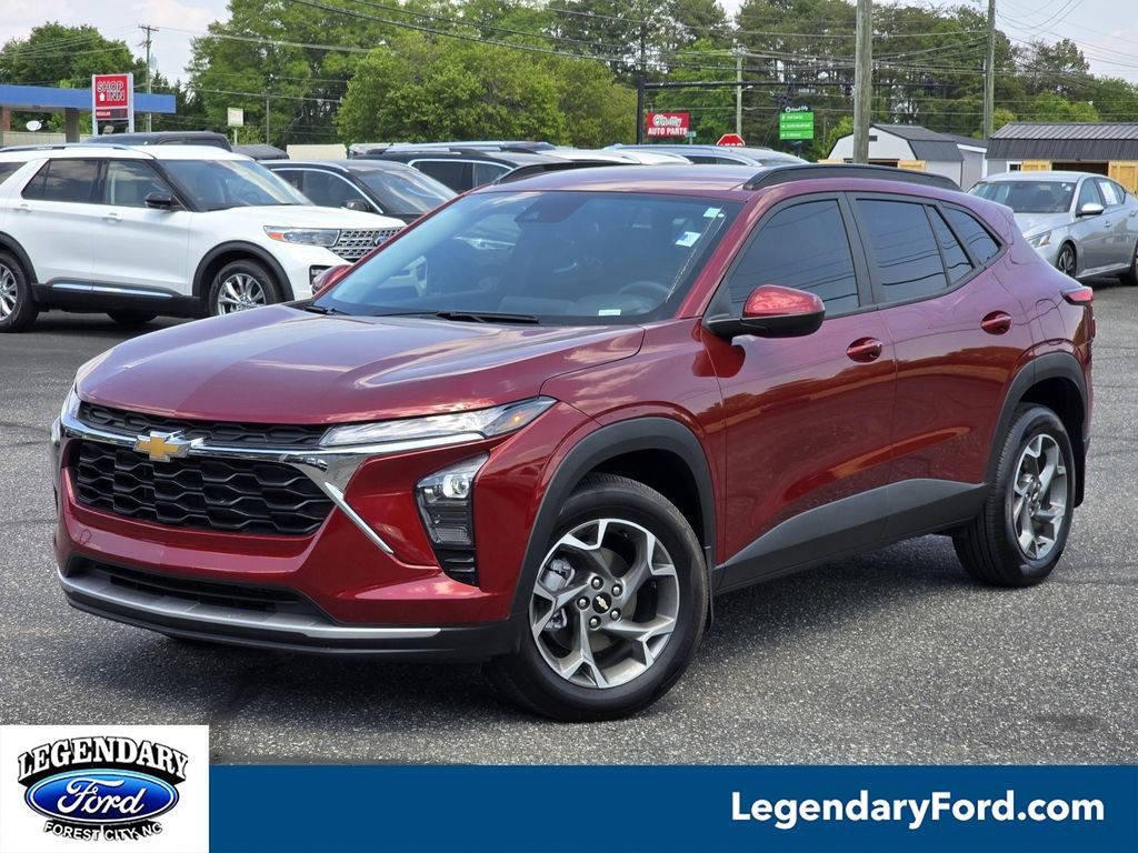 Used 2024 Chevrolet Trax LT w/ Driver Confidence Package FWD image 1