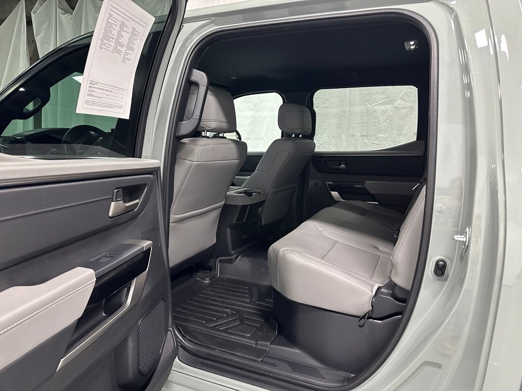 Used 2025 Toyota Tundra Limited AWD/4WD image 42