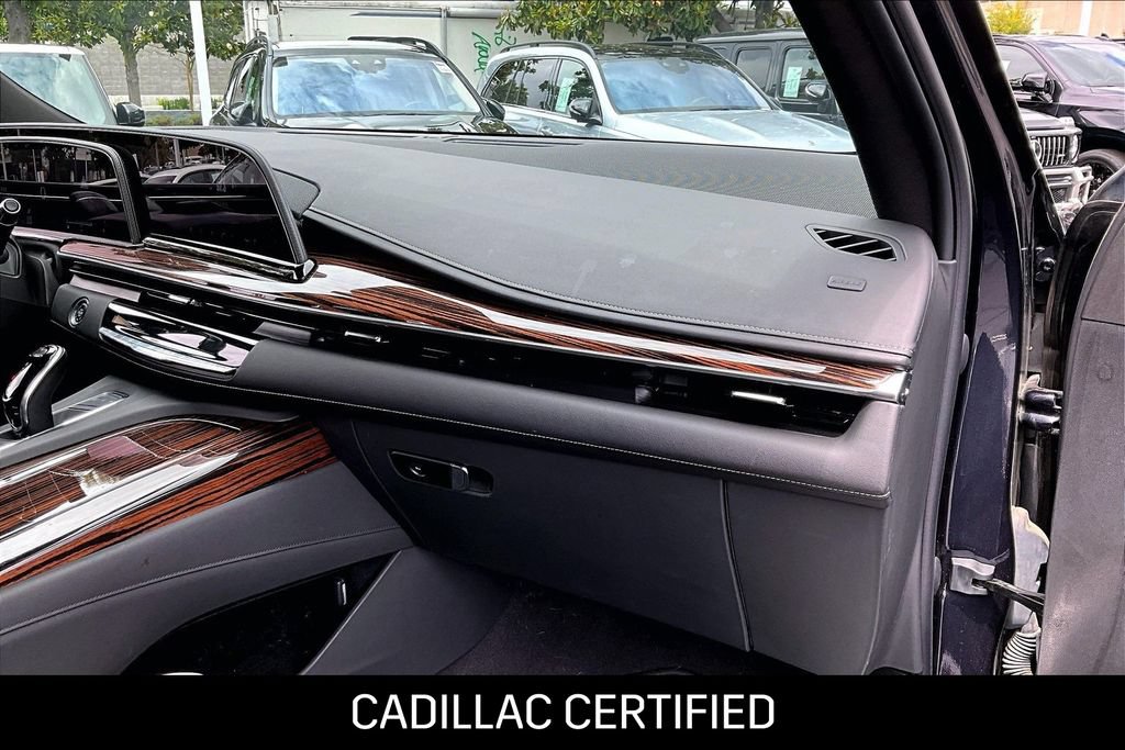 Certified 2023 Cadillac Escalade Premium Luxury AWD/4WD image 17