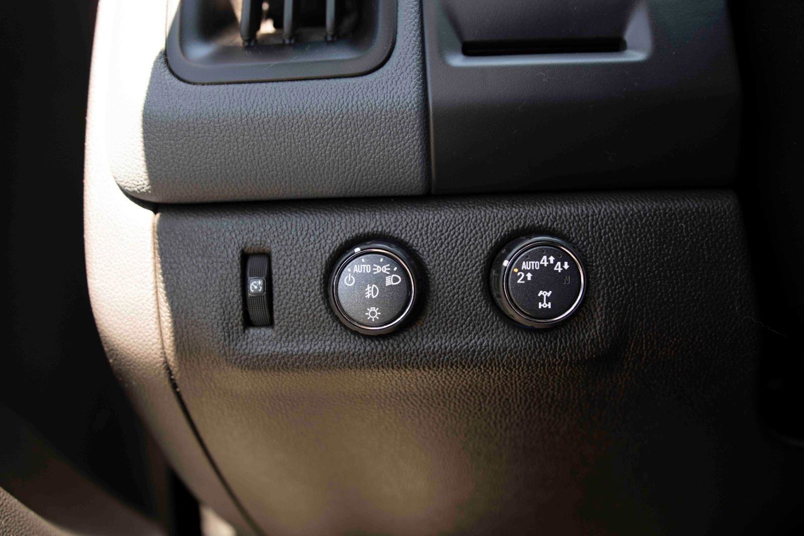 Used 2022 Chevrolet Colorado Z71 w/ Z71 Midnight Edition AWD/4WD image 12