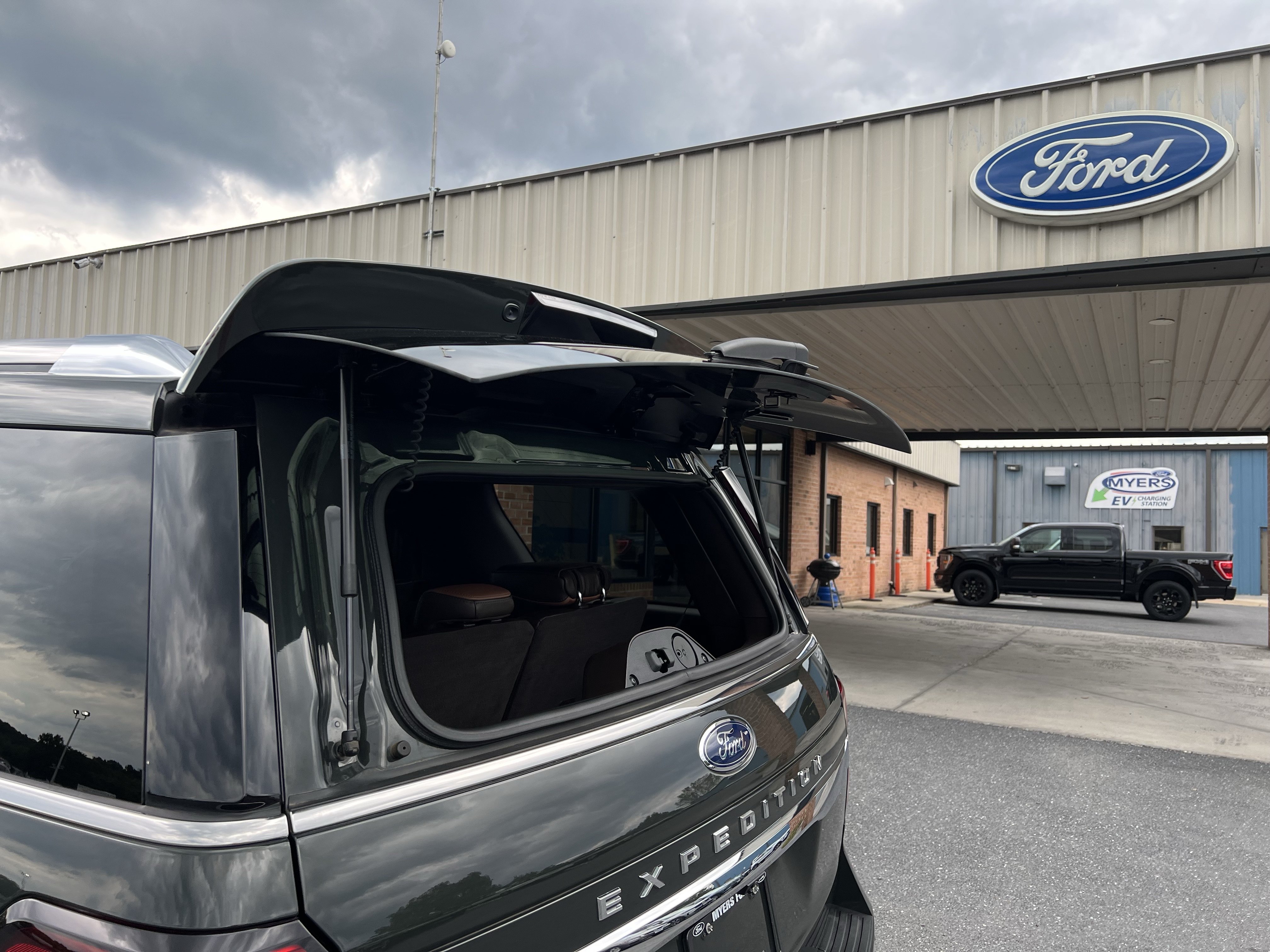 Used 2022 Ford Expedition King Ranch AWD/4WD image 11
