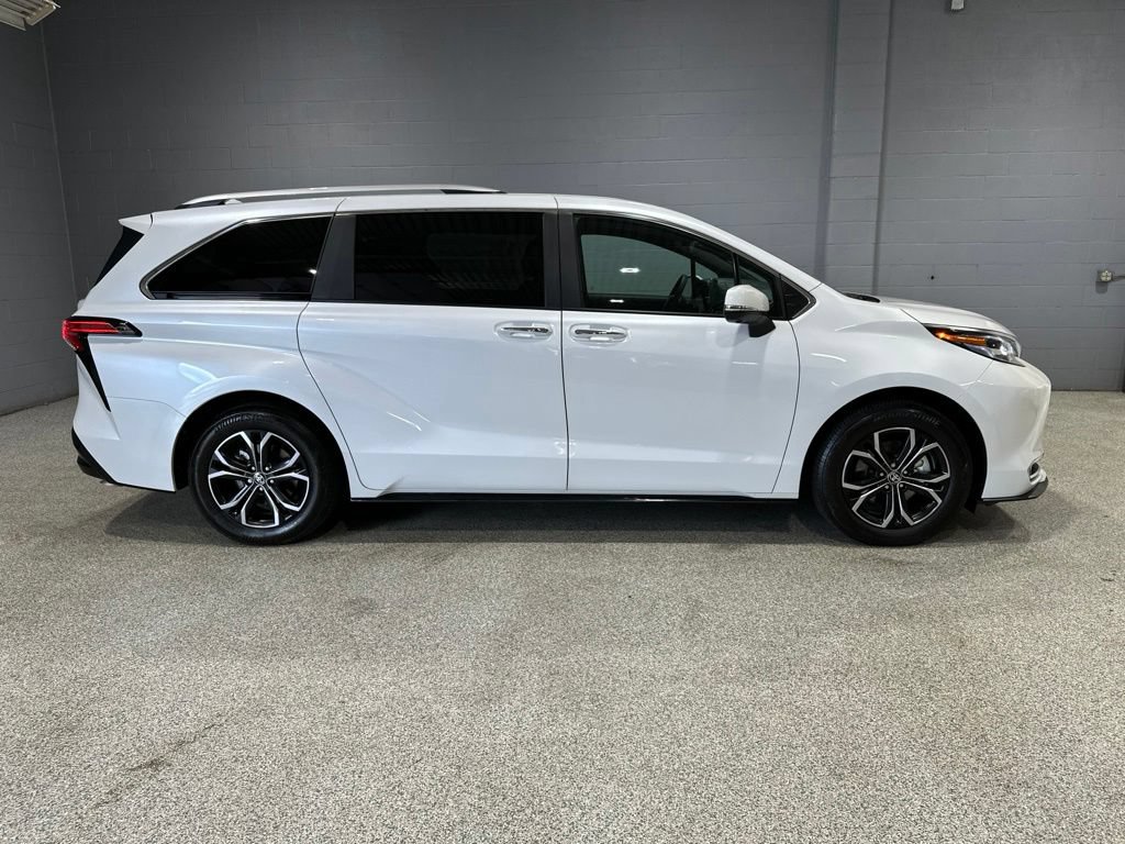 Certified 2025 Toyota Sienna Platinum AWD/4WD image 2