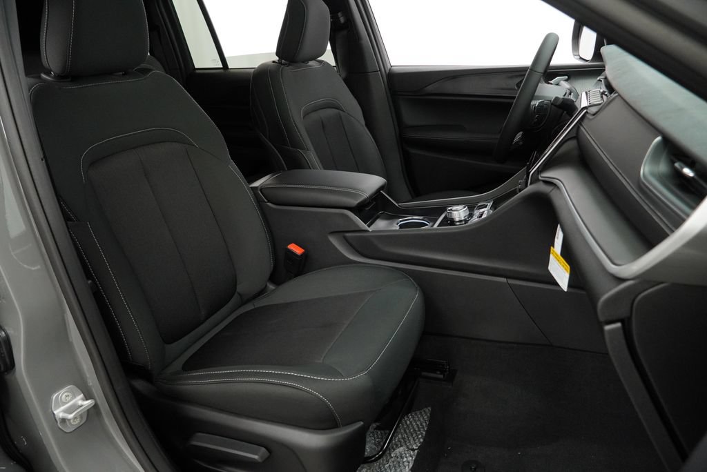 New 2027 Jeep Grand Cherokee Laredo AWD/4WD image 34
