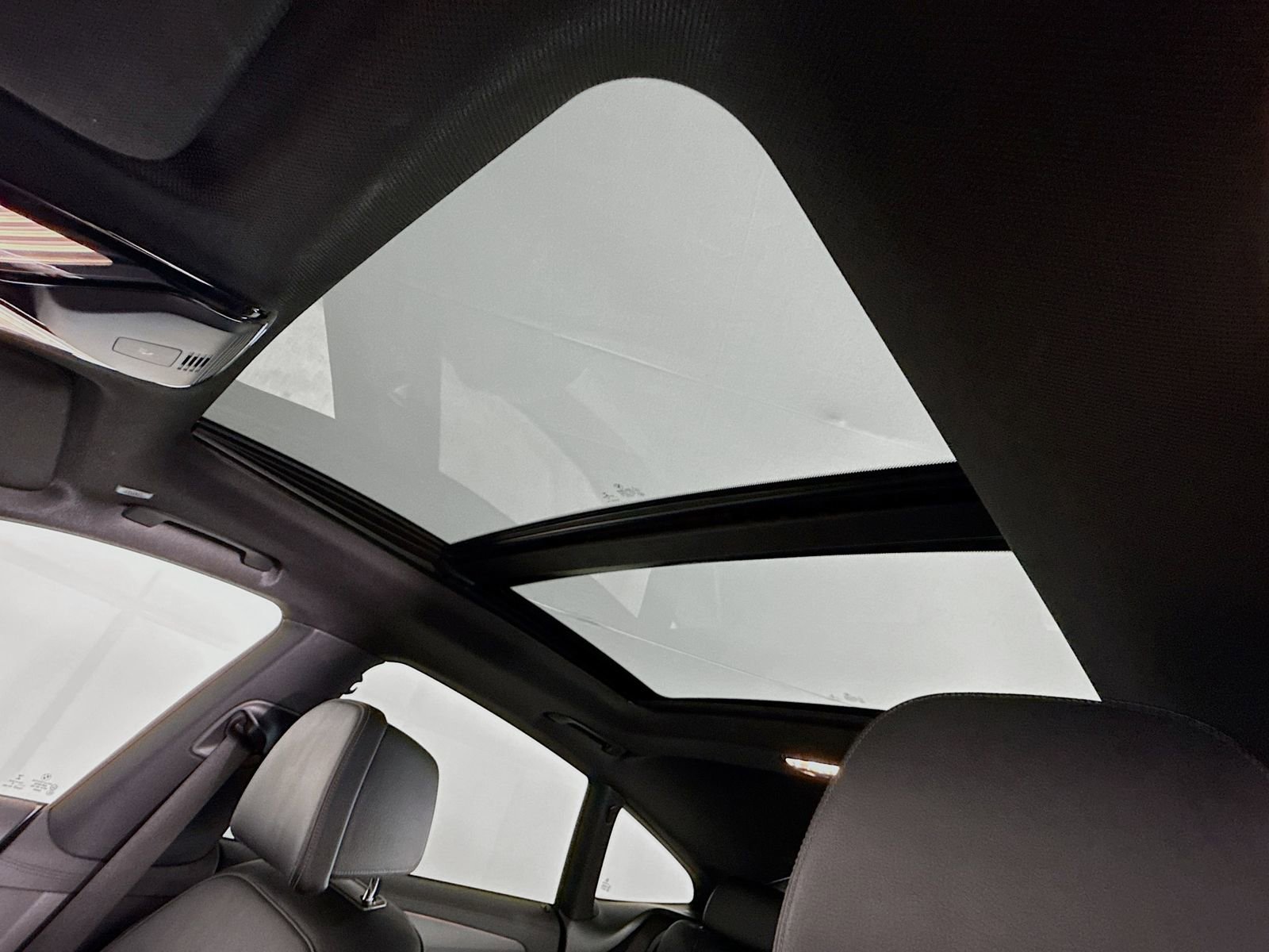 Used 2018 BMW 640i Gran Turismo xDrive image 23