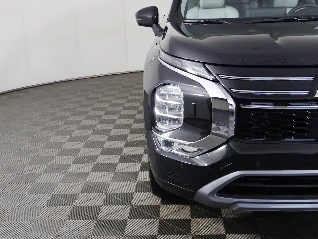 New 2025 Mitsubishi Outlander SEL image 16