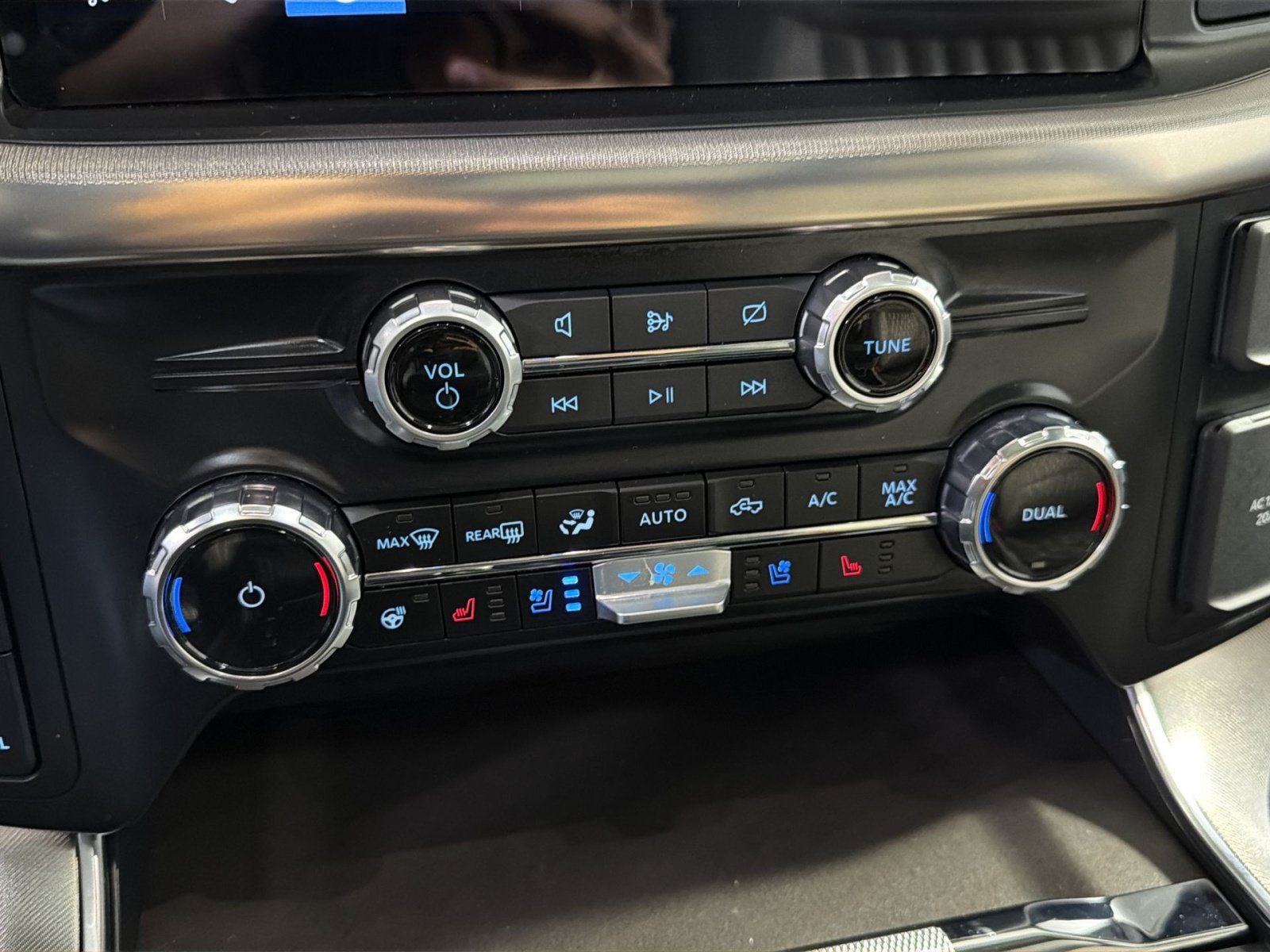 Used 2024 Ford F150 Platinum w/ Equipment Group 703A Plus AWD/4WD image 20