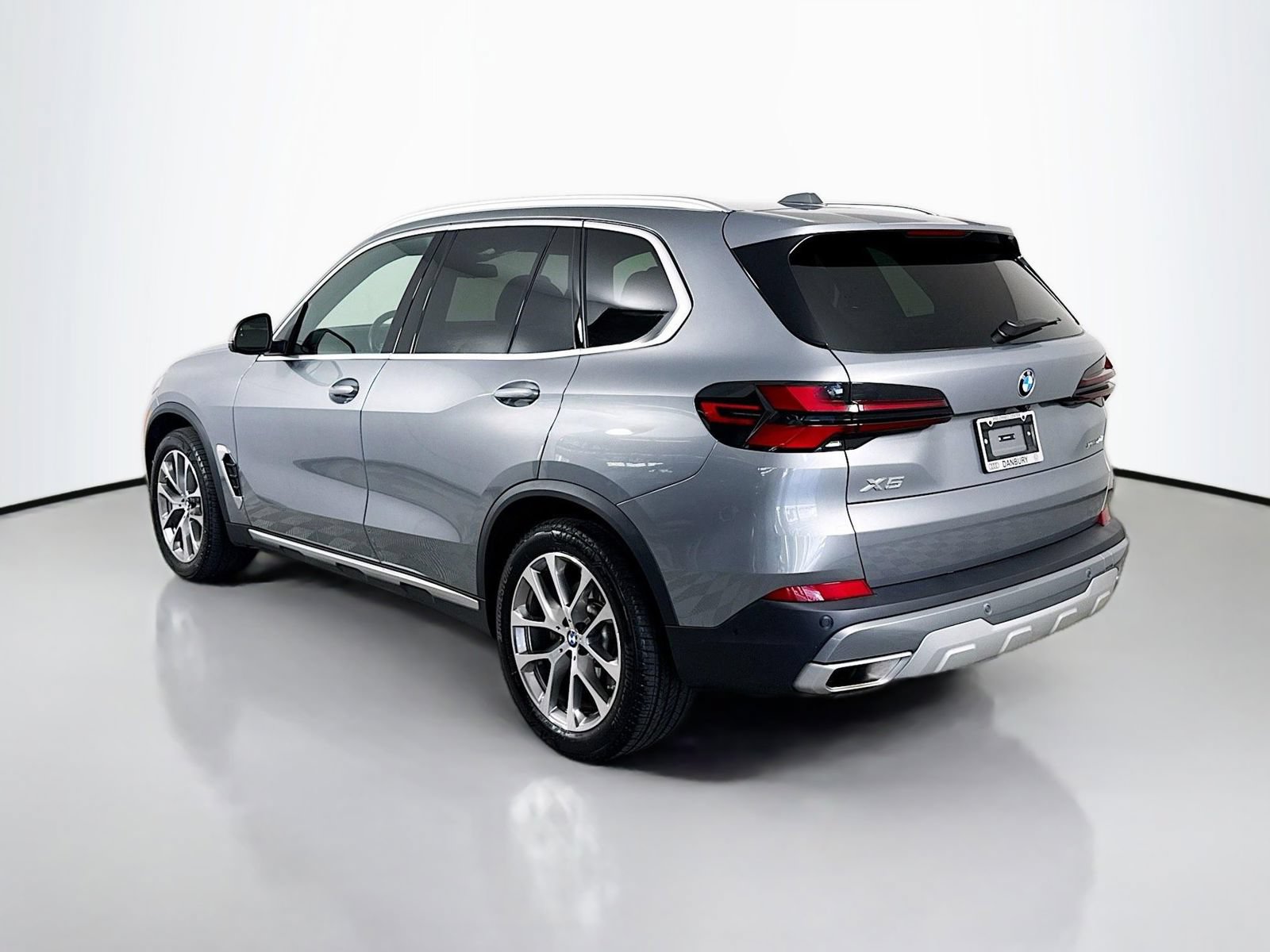 Used 2026 BMW X5 xDrive40i w/ Climate Comfort Package AWD/4WD image 3