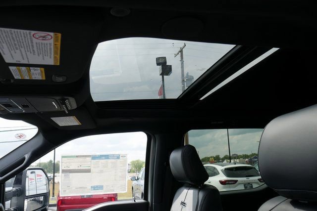 New 2026 Ford F250 Platinum image 3