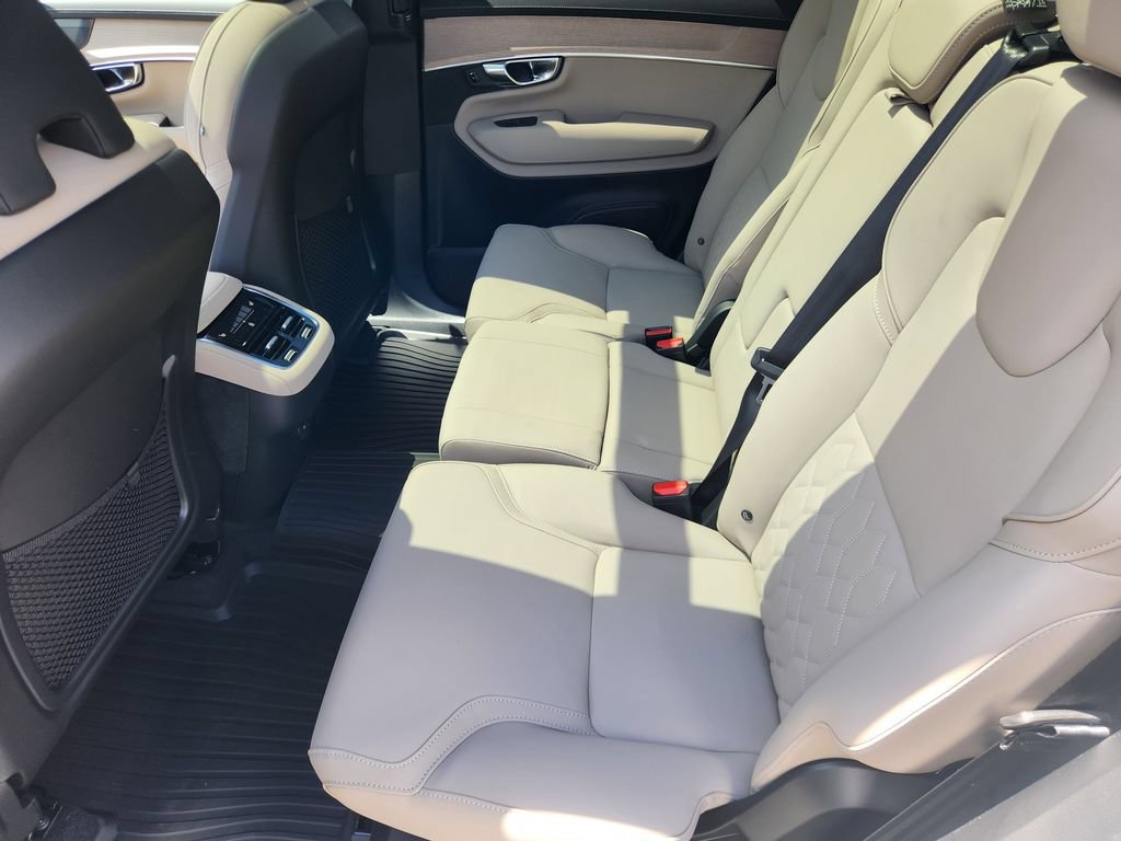 New 2026 Volvo XC90 B6 Plus w/ Protection Package Premier AWD/4WD image 13