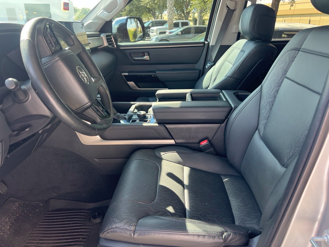 Used 2023 Toyota Tundra Limited AWD/4WD image 7