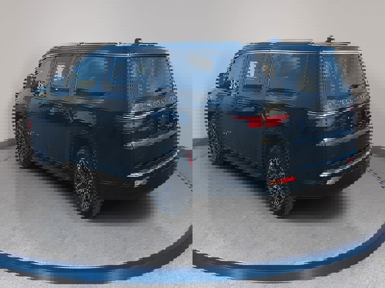 Used 2024 Jeep Wagoneer L Series II image 7