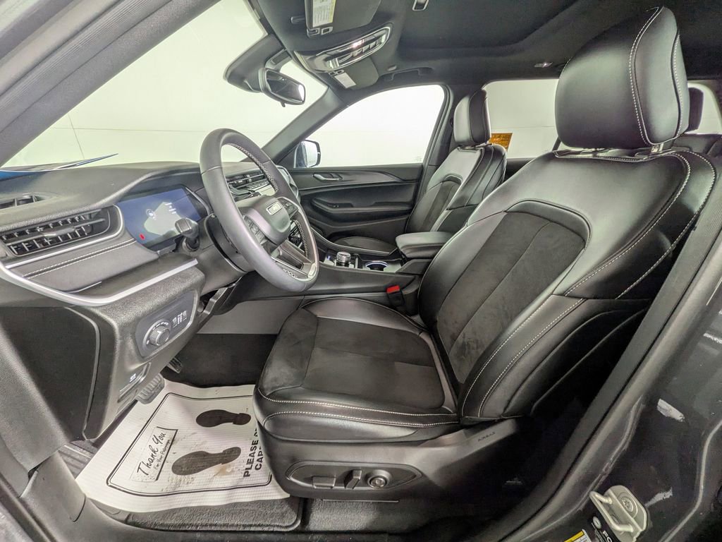 Certified 2024 Jeep Grand Cherokee Altitude image 18