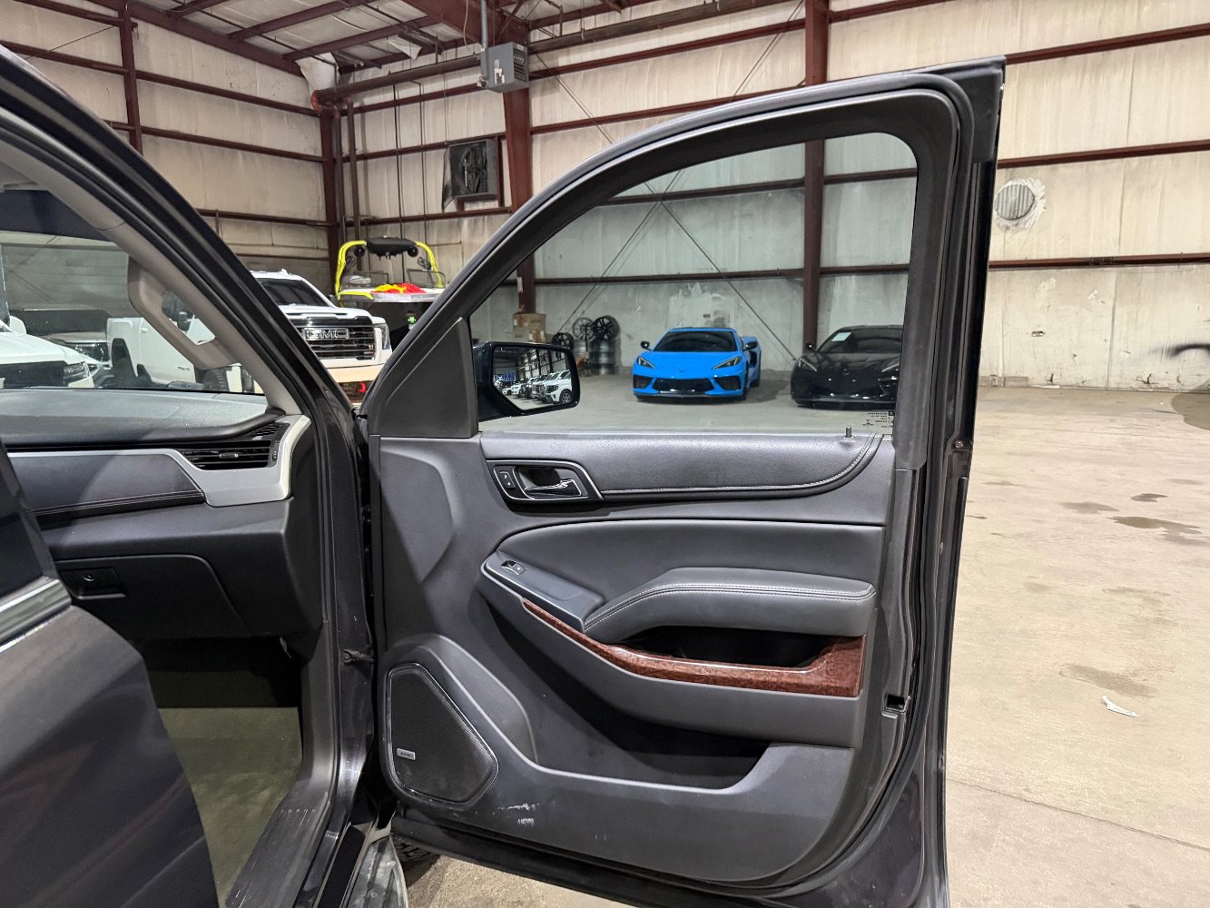Used 2015 GMC Yukon SLE w/ Convenience Package RWD image 24