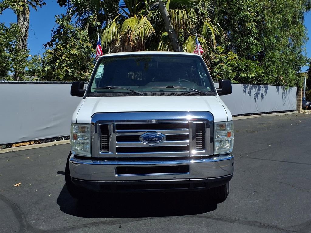 Used 2013 Ford E-350 and Econoline 350 XLT RWD image 2