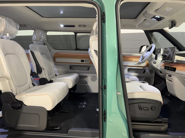 New 2025 Volkswagen ID. Buzz Pro S Plus image 14