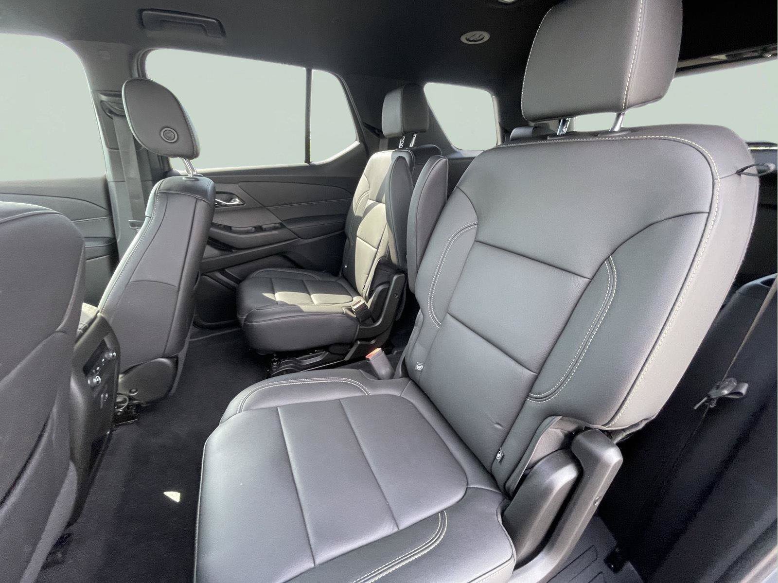 Used 2023 Chevrolet Traverse LT AWD/4WD image 16