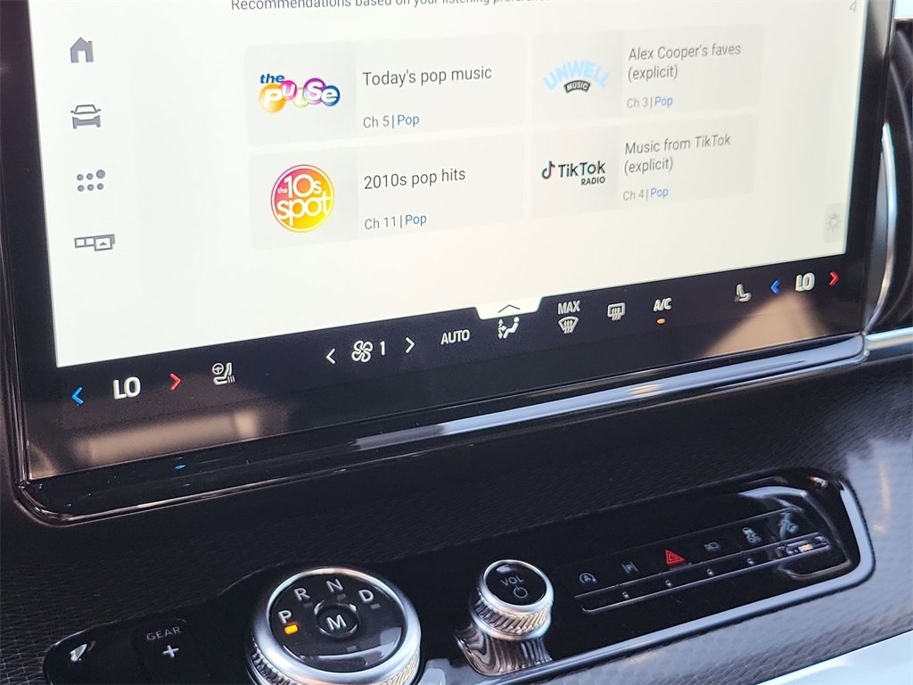 New 2025 Ford Expedition Platinum image 17